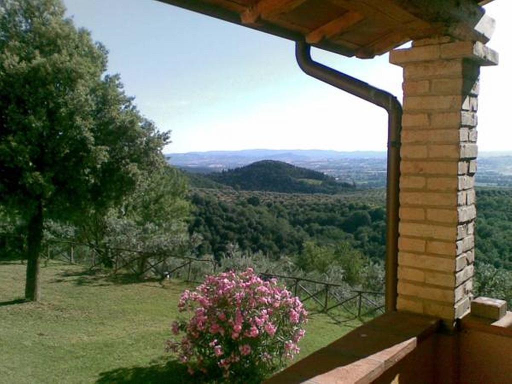 Il Poggio Delle Ginestre Guest House Torgiano Exterior photo